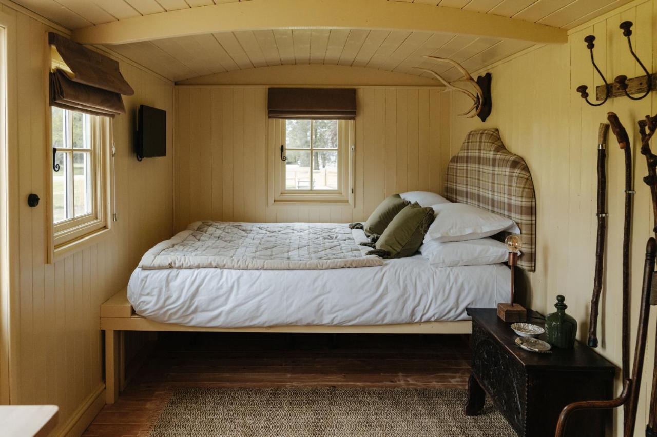 The Shepherds Huts & The Well Lodge At Ormesby Manor Ormesby Saint Michael Eksteriør billede